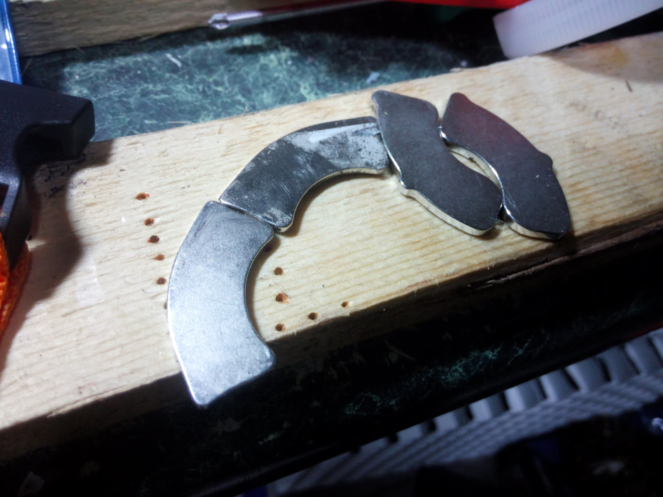 Магнітний тримач на зап'ясті Made by hands 3
