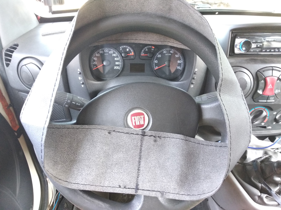 Рульове колесо в шкіру молодого кЕтайського дерьмонтіна на FIAT DOBLO 5
