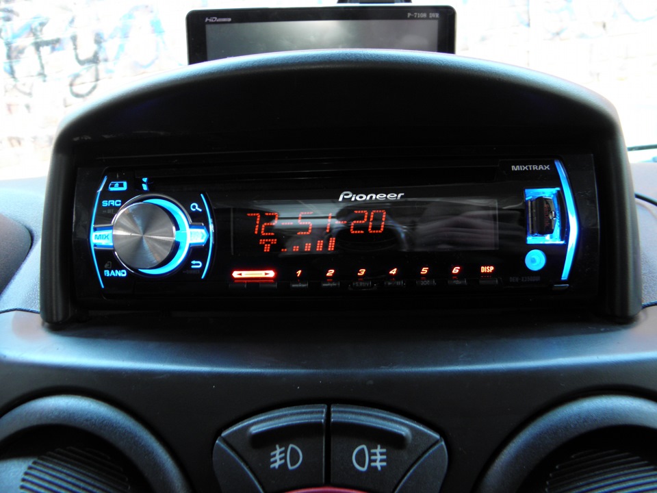 Купив магнітолу Pioneer DEH-X3500UI 2