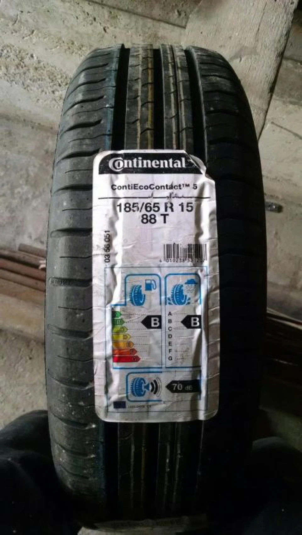Продам шини 185 65 15 літо continental