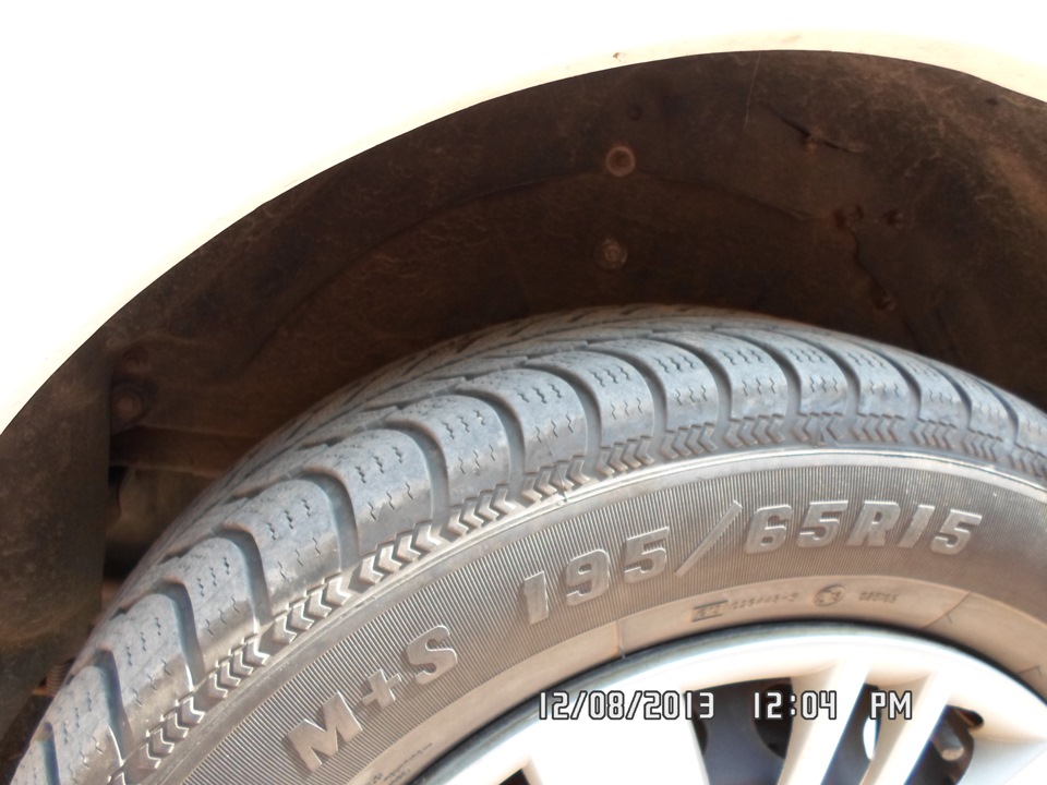 Поставив по колу шини 195/65 R15 2
