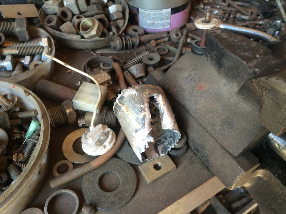 Заміна сайлентблоків задніх важелів підвіски 1