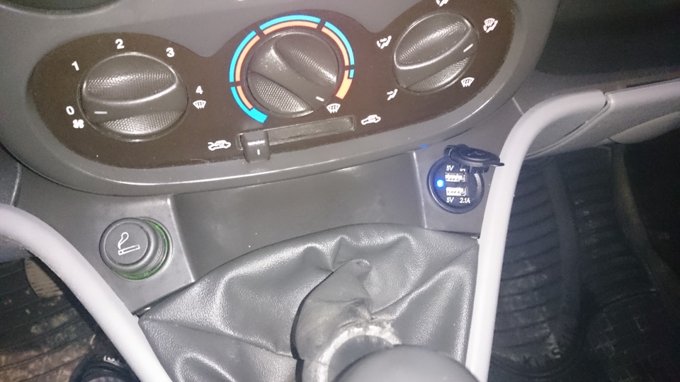 Посилання з Китаю (USB у прикурювач) 2