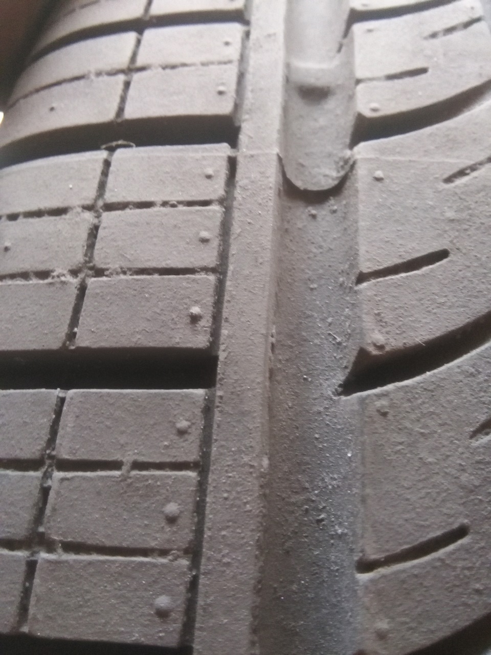 Продам гуму Pirelli185*65*92T 5