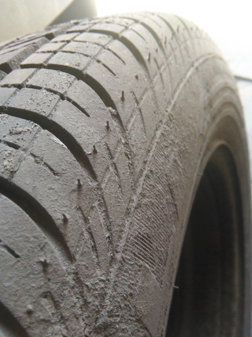 Продам гуму Pirelli185*65*92T 4