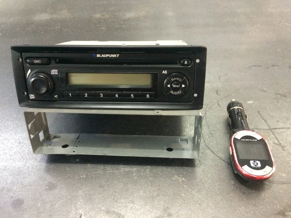 Заміна штатної автомагнітоли Blaupunkt