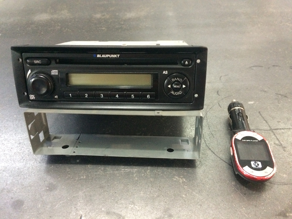 Заміна штатної автомагнітоли Blaupunkt 1