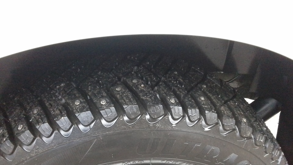 Зимова шипована гума GOODYEAR ULTRA GRIP ICE ARCTIC 2