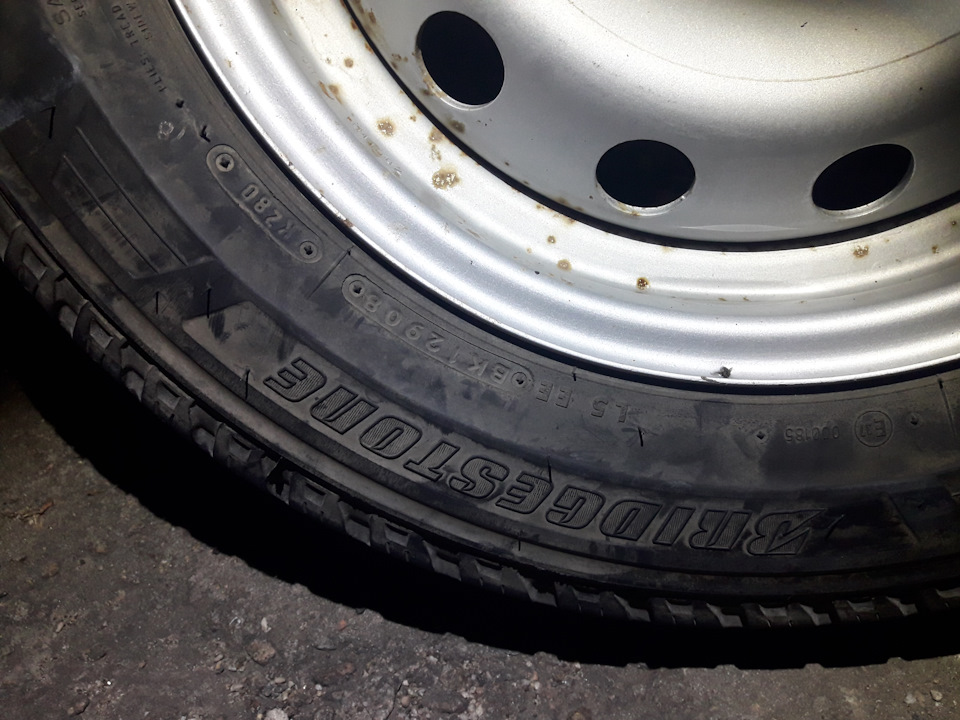 Потрібна шина 1шт Bridgestone Duravis R630 175/75/14C 3