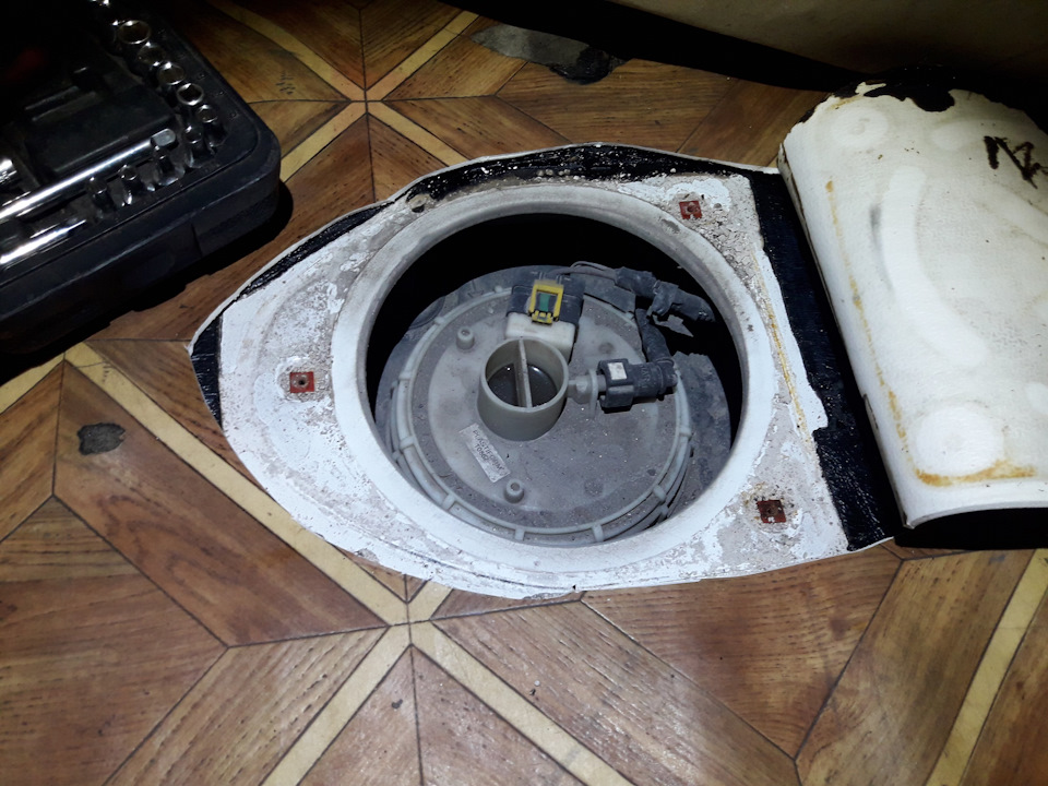 Погано заводиться вранці з 3-10 разів на бензині, паливний насос 1