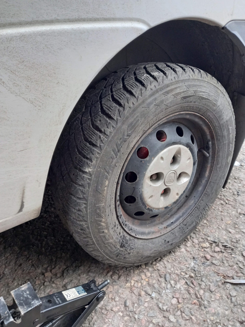 Змінив зимову гуму ззаду 2