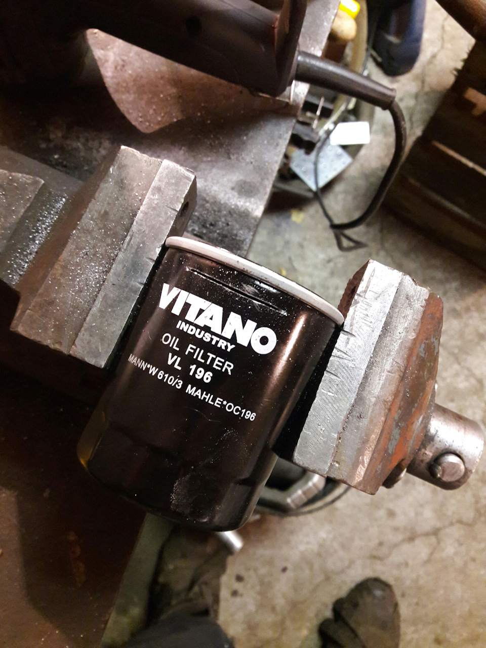 Відкриття масляного фільтра Vitano VL196 1