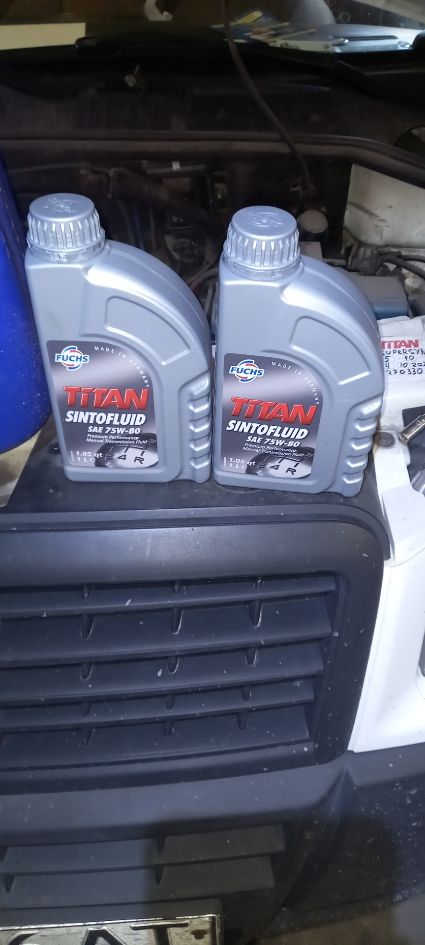 Заміна мастила в коробці передач Добло 223 1,4 бенз, Titan sintofluid 75w80 2