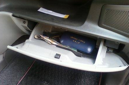 Зняття бардачку doblo 1