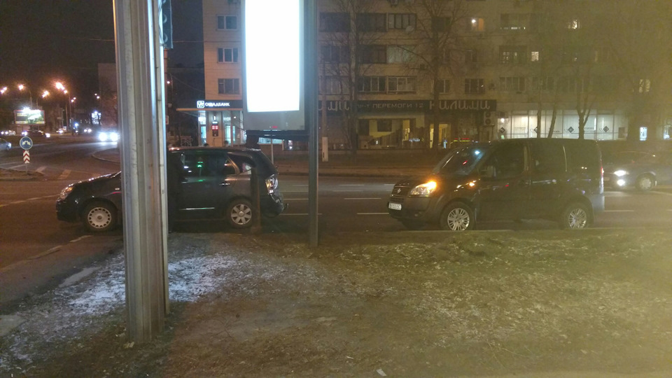 З місця події. 4