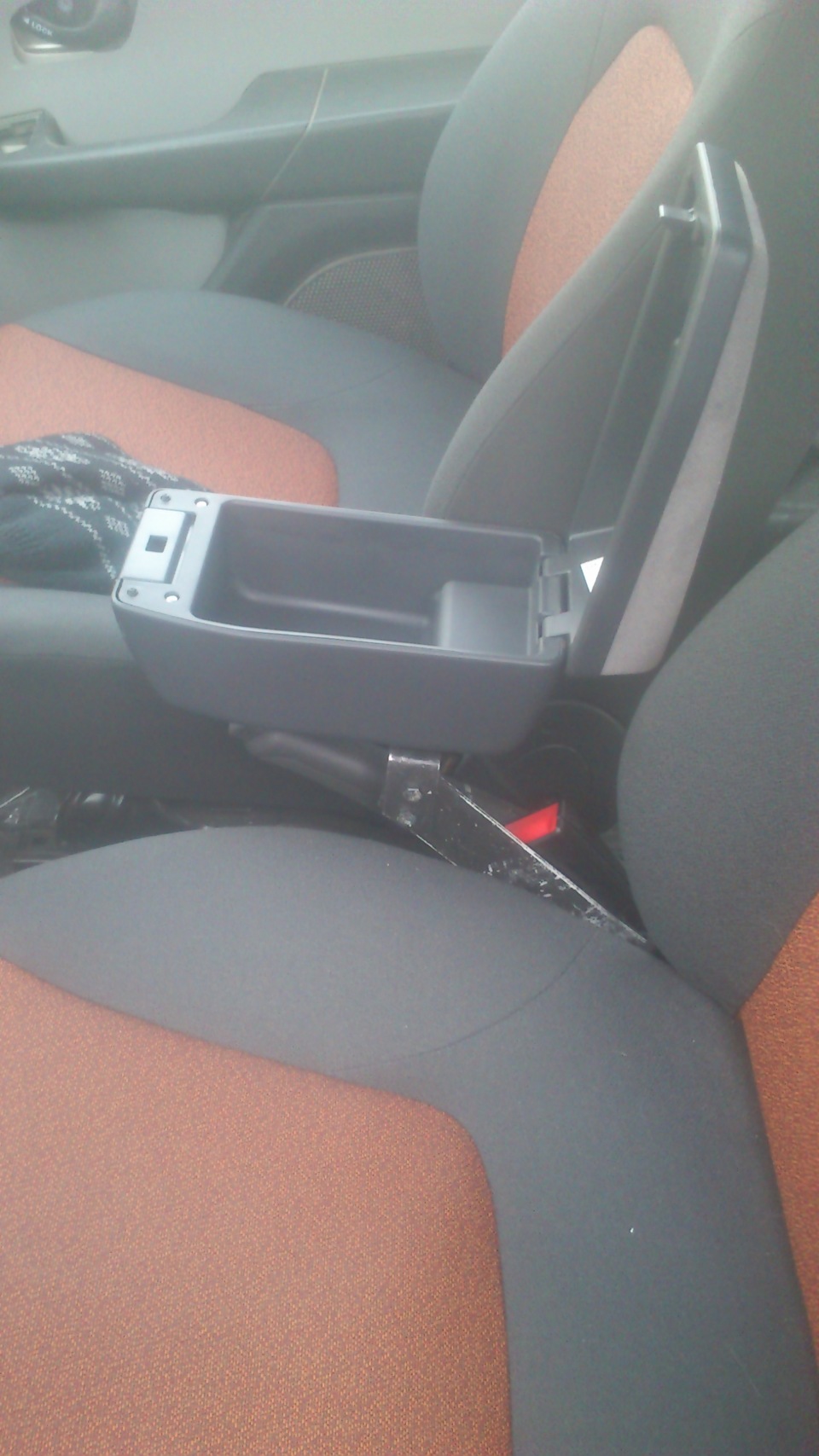 Підлокітник для Fiat Doblo 4