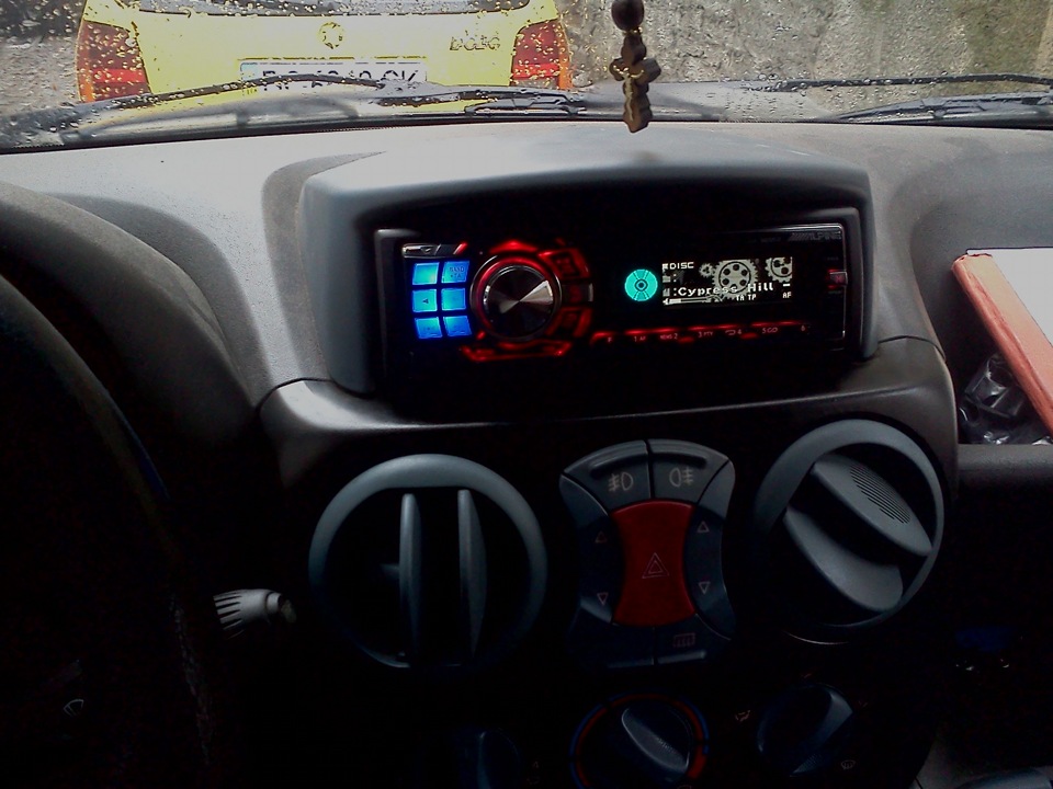 Alpine CDA-9886R 3