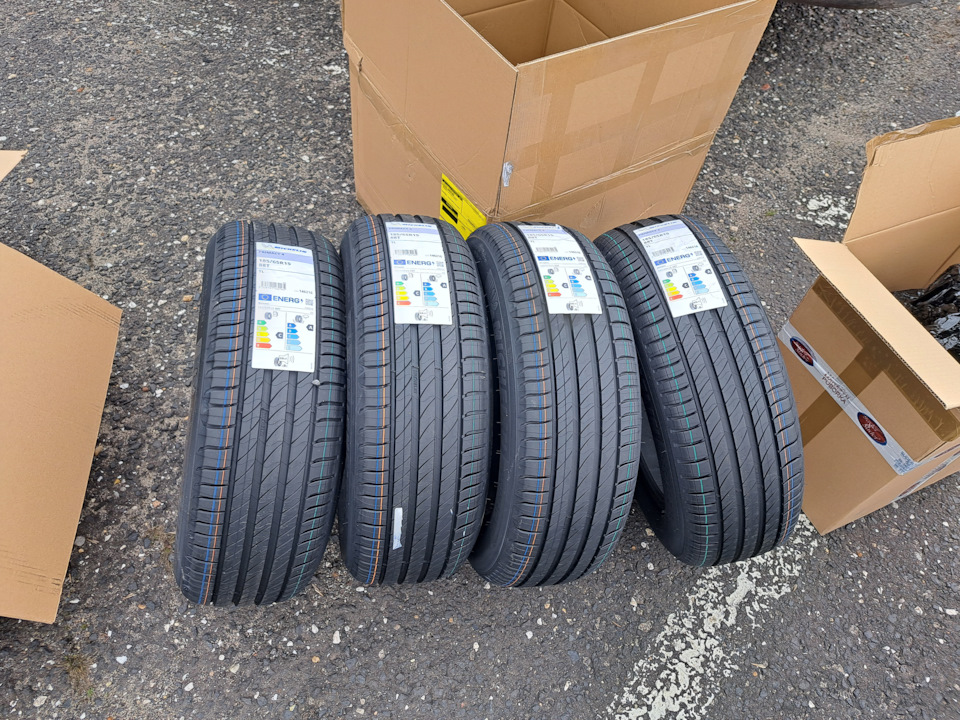 Літня шина MICHELIN Primacy 4 1