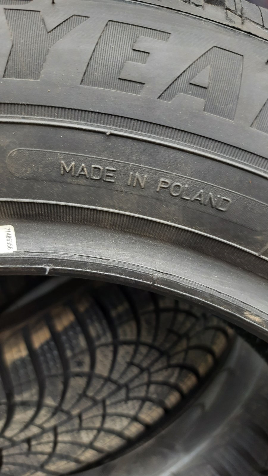 Зима Goodyear UltraGrip 9 (185/65R15 88T) 3