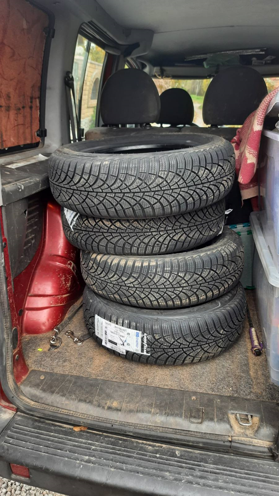 Зима Goodyear UltraGrip 9 (185/65R15 88T) 4
