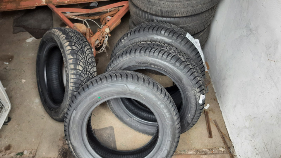 Зима Goodyear UltraGrip 9 (185/65R15 88T) 2
