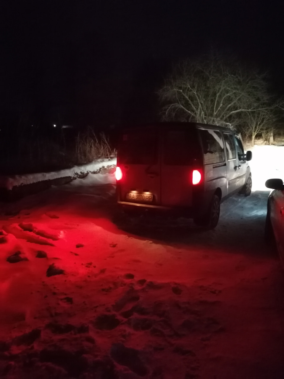 Світло заднього ходу вночі 1