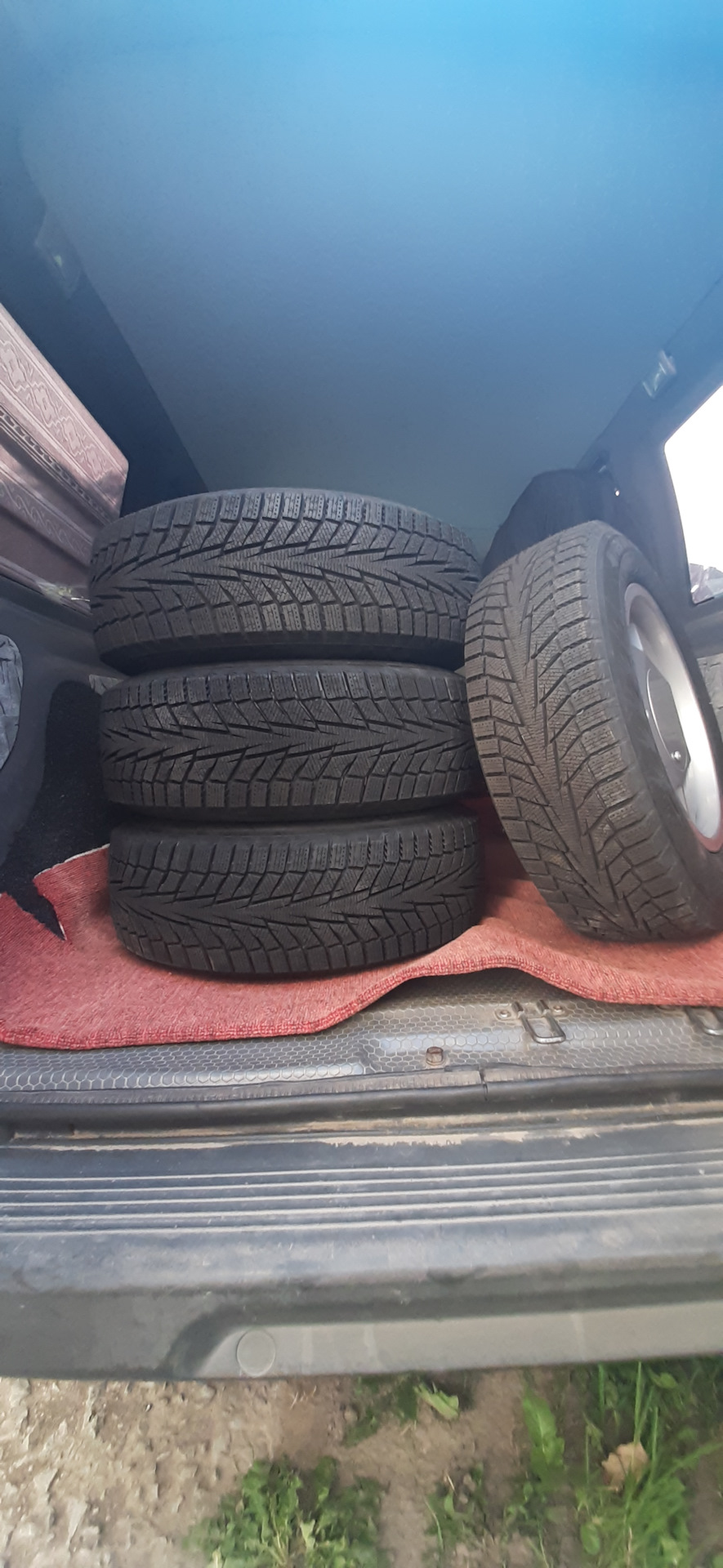 Купив на зиму Hankook Winter i*cept iZ2 W616 1