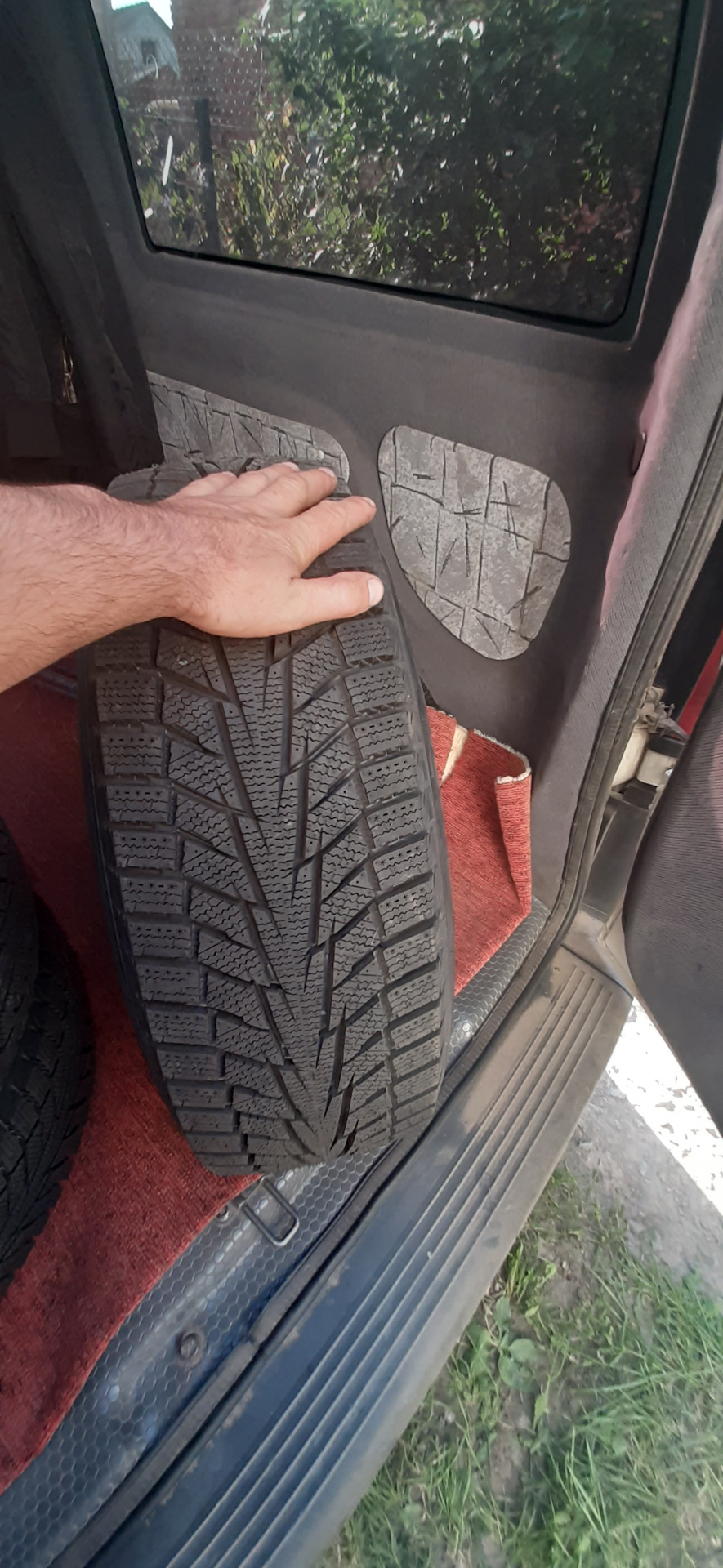 Купив на зиму Hankook Winter i*cept iZ2 W616 2