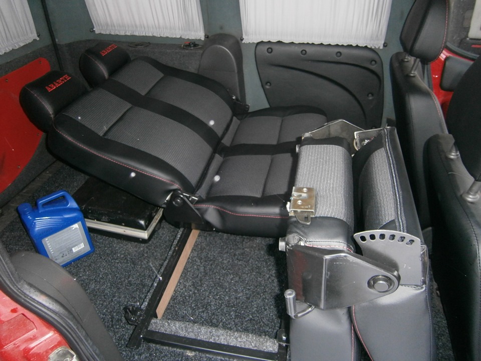 Перішить салон :) в Doblo Abarth 1