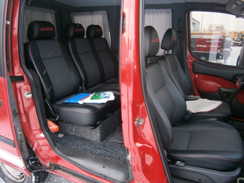 Перішить салон :) в Doblo Abarth 3