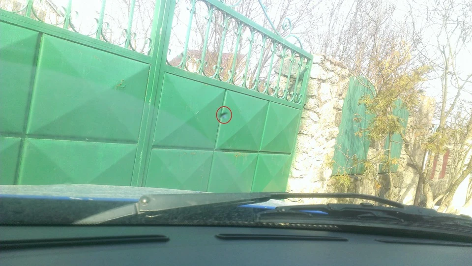Нічого не віщувало біди ... але камінчик вибрав моє скло ((