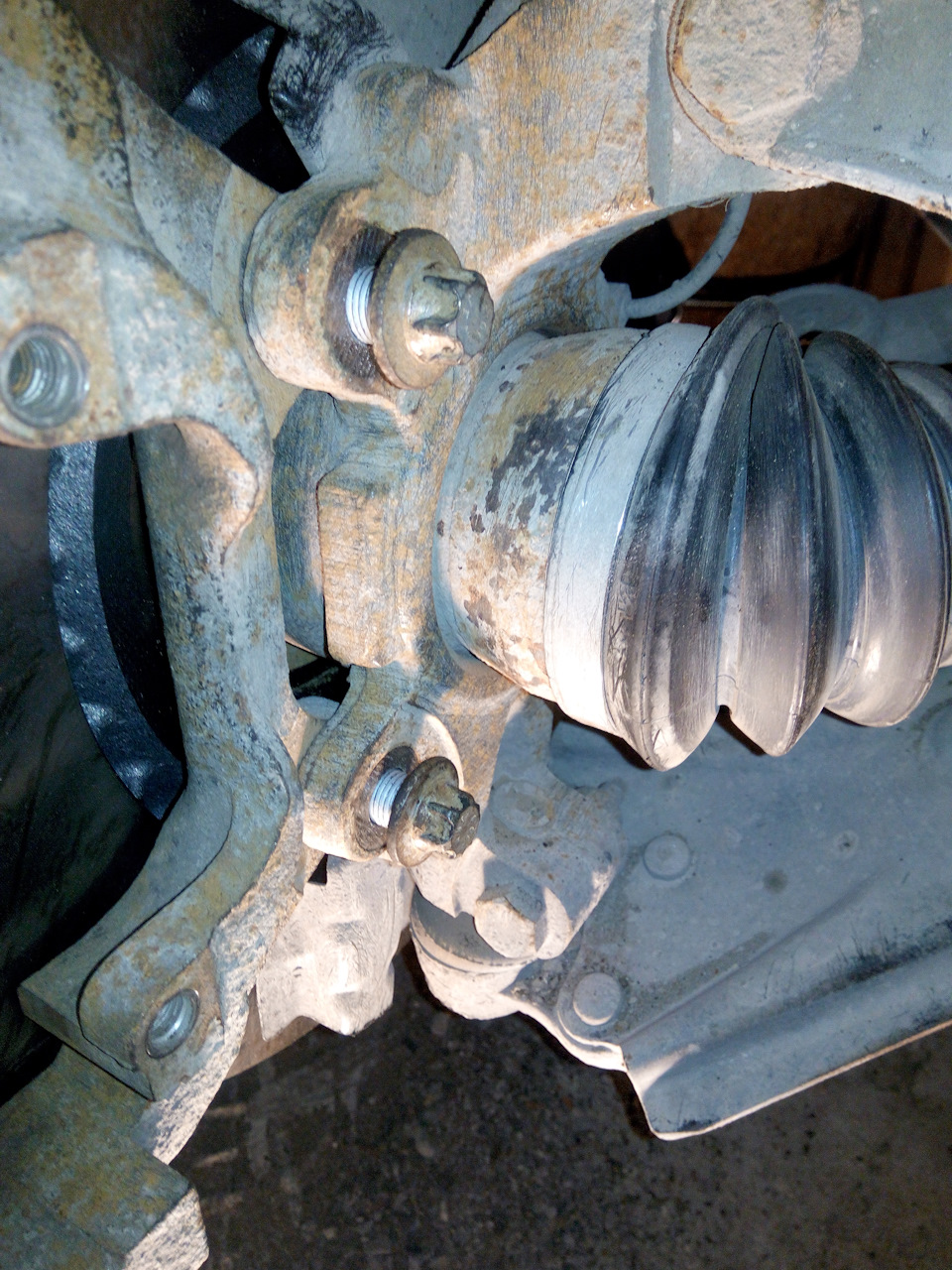 Заміна гальмівних дисків та колодок 2