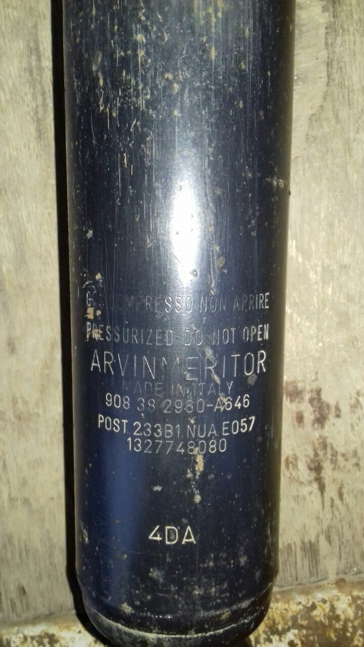Сайлентблоки заднього амортизатора 2