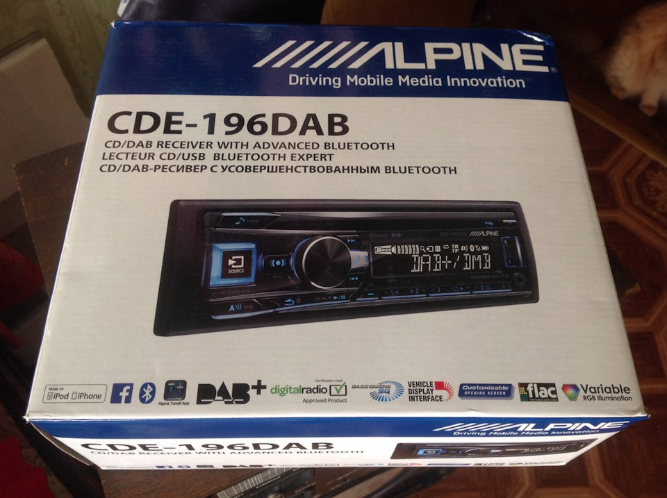 Аудіо-система: головний пристрій Alpine CDE-196DAB 1