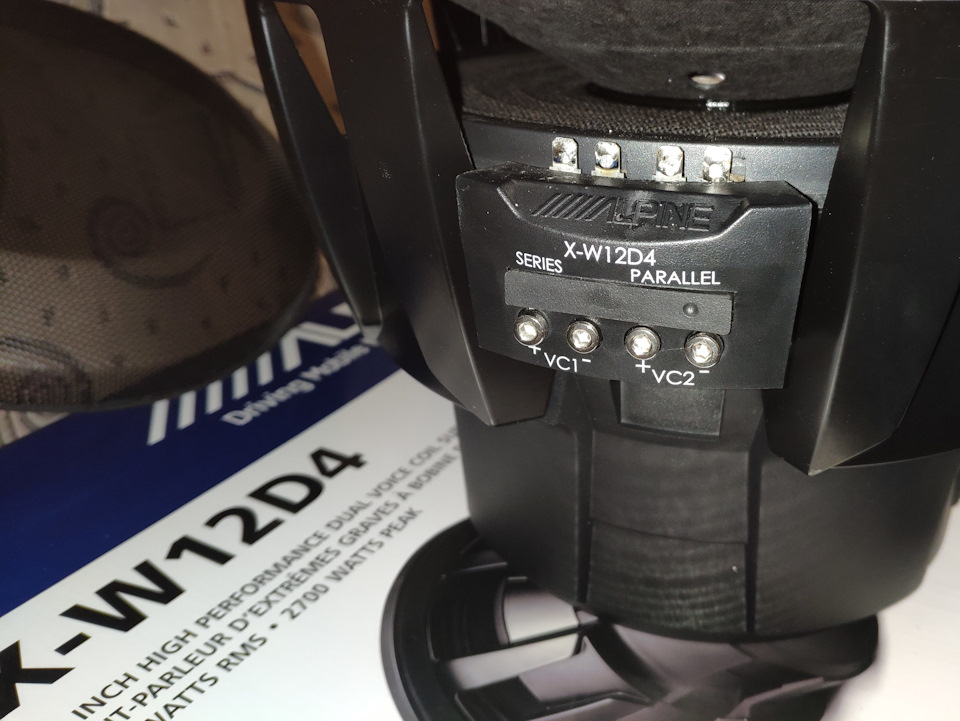 Аудіо-система: низькочастотник Alpine X-W12D4 4