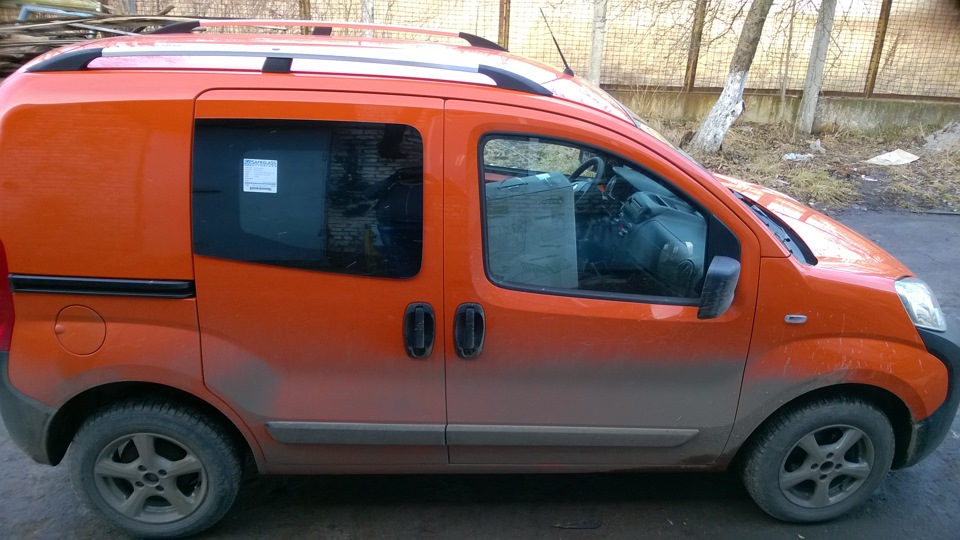 Врізання стелка в бічні двері Fiat Fiorono 2011 Cargo 3