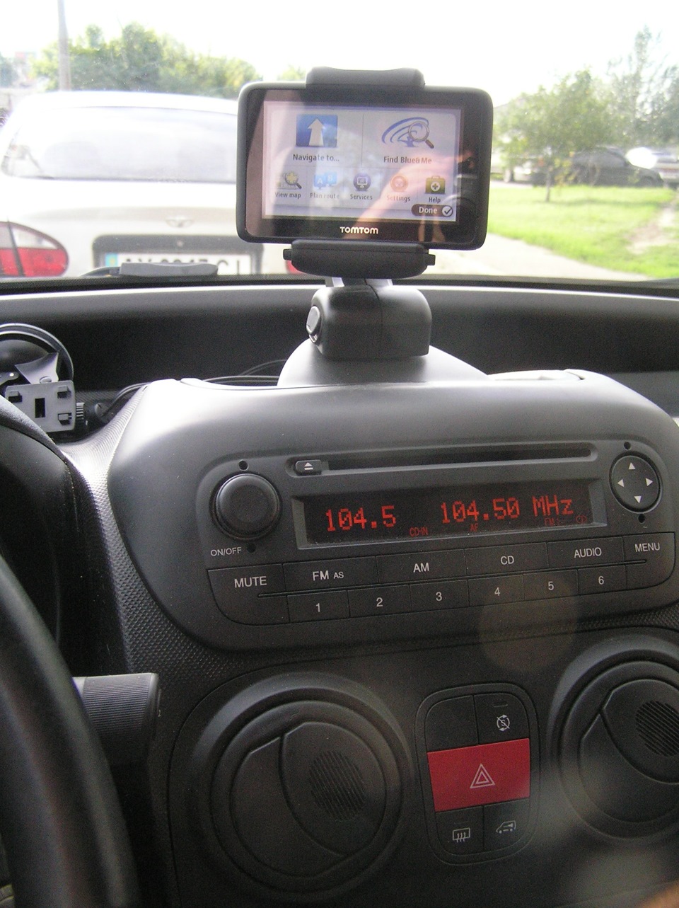 Штатня навігація TOMTOM2-система blue&me 1