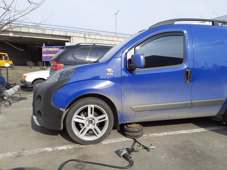 Змінив гуму. 225/45 R17 2