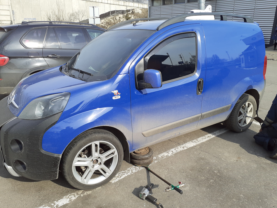 Змінив гуму. 225/45 R17 4