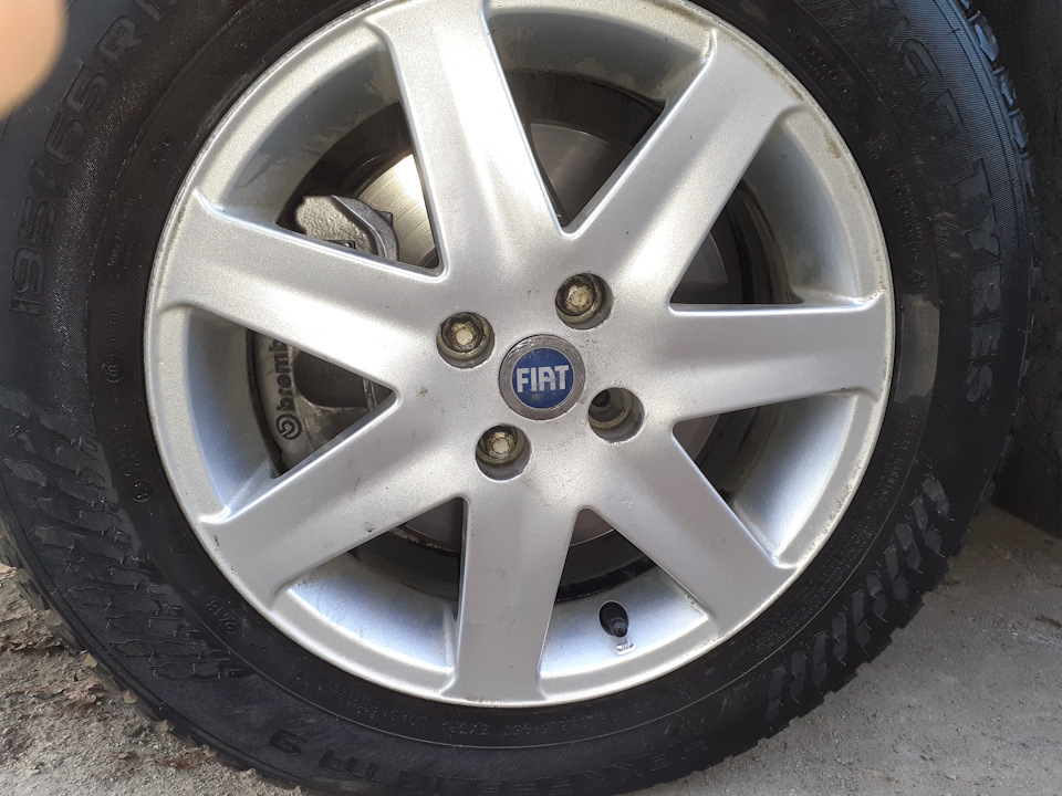 Привіт, Hakkapeliitta9! 195/65 R15 4