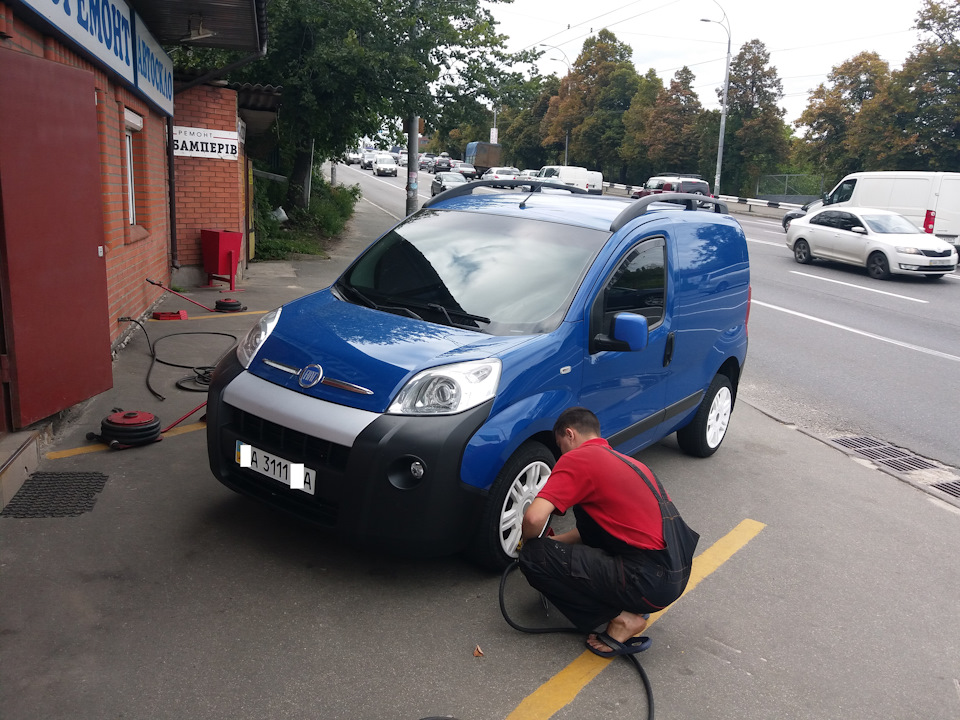 Перевірив тиск коліс 4