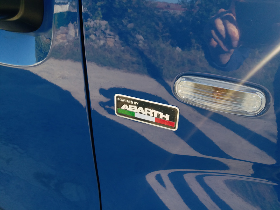 Шильдики Abarth 5