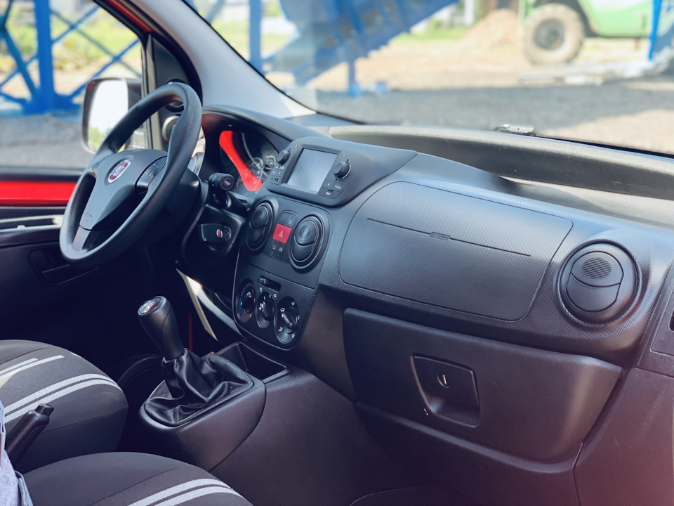 Автомагнітола 2