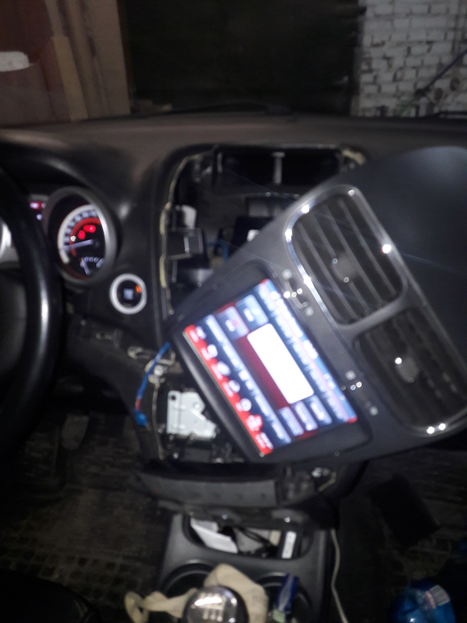 Блок гучного зв'язку uconnect 8.4 Не працює. оновлення блютуз fiat freemont dodge jorney 5