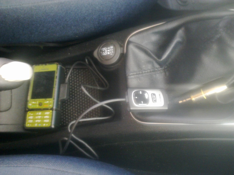 AUX-насітель Nokia 3250 4 Гб. музики. 4
