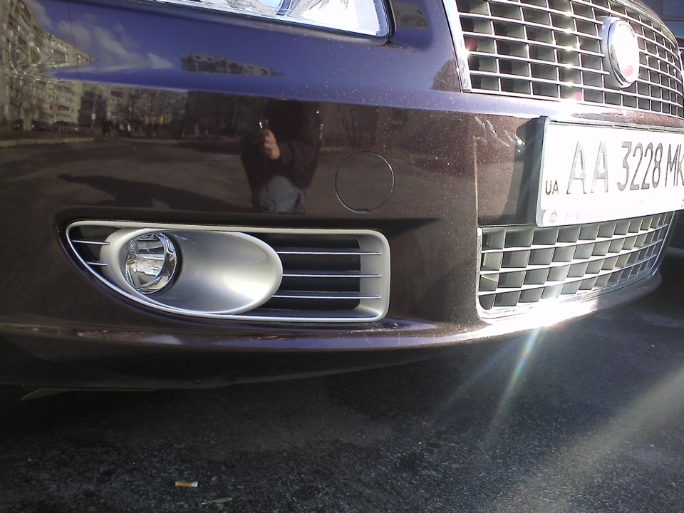 fake grille at fog lights 1
