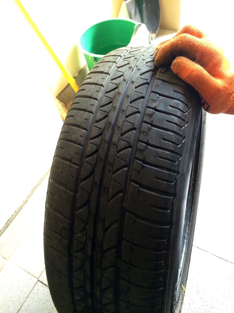 Продам літні шини Bridgestone B250 195/60 R15 3