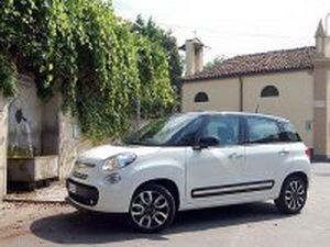 Fiat 500L приїде в Україну цієї осені 2