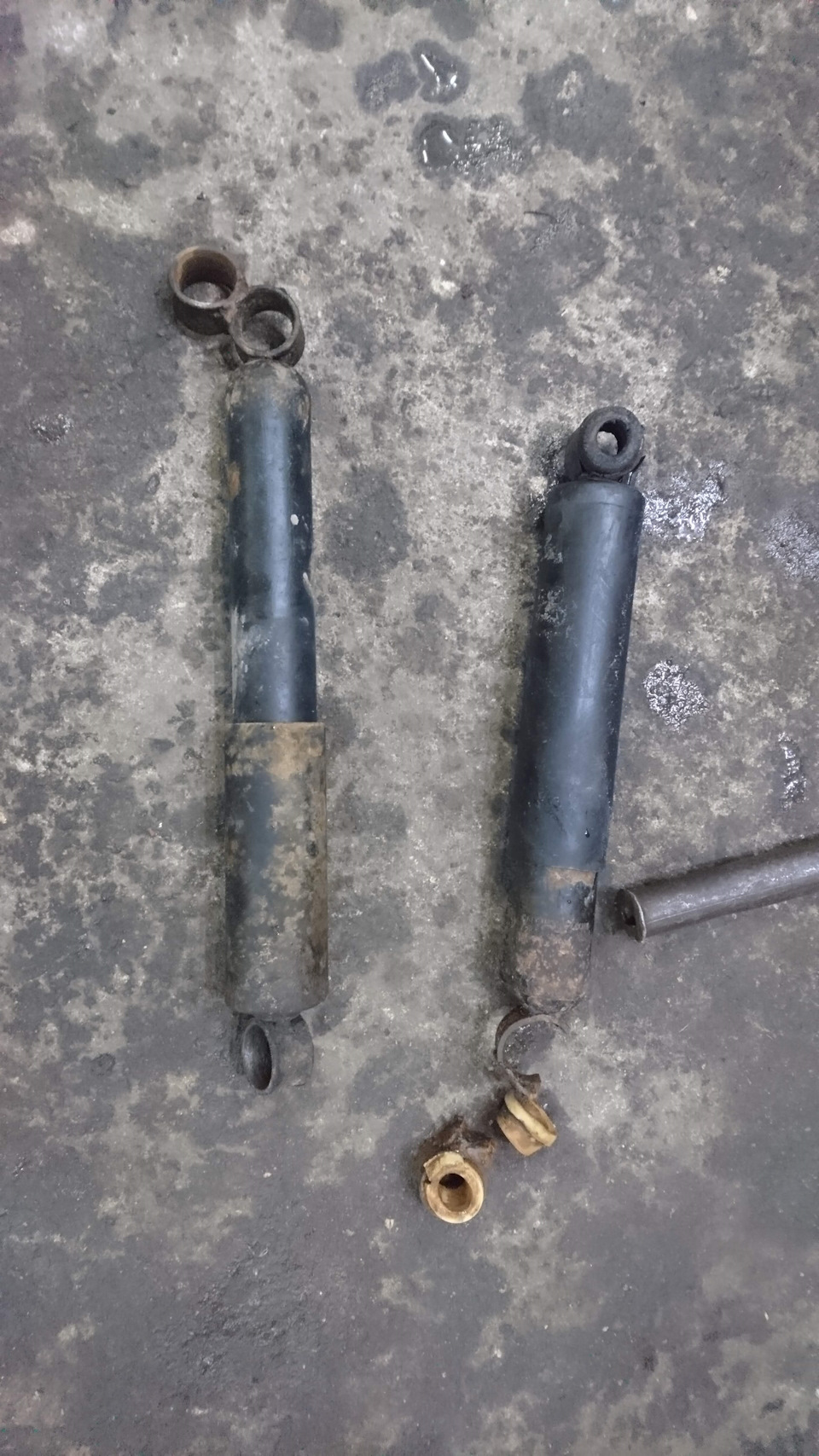 Задні амортизатори. 3