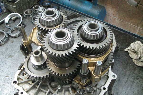 Вибиває 5-а п'ята передача Punto evo торохтить коробка 1